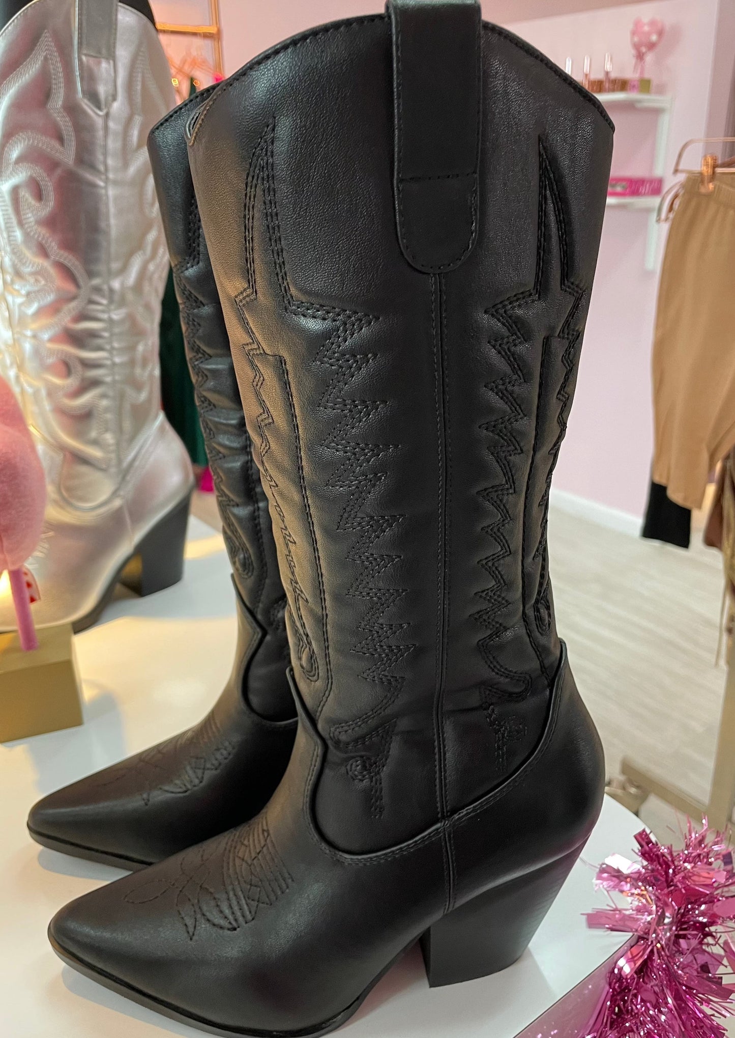 Gobinet Boots- Black