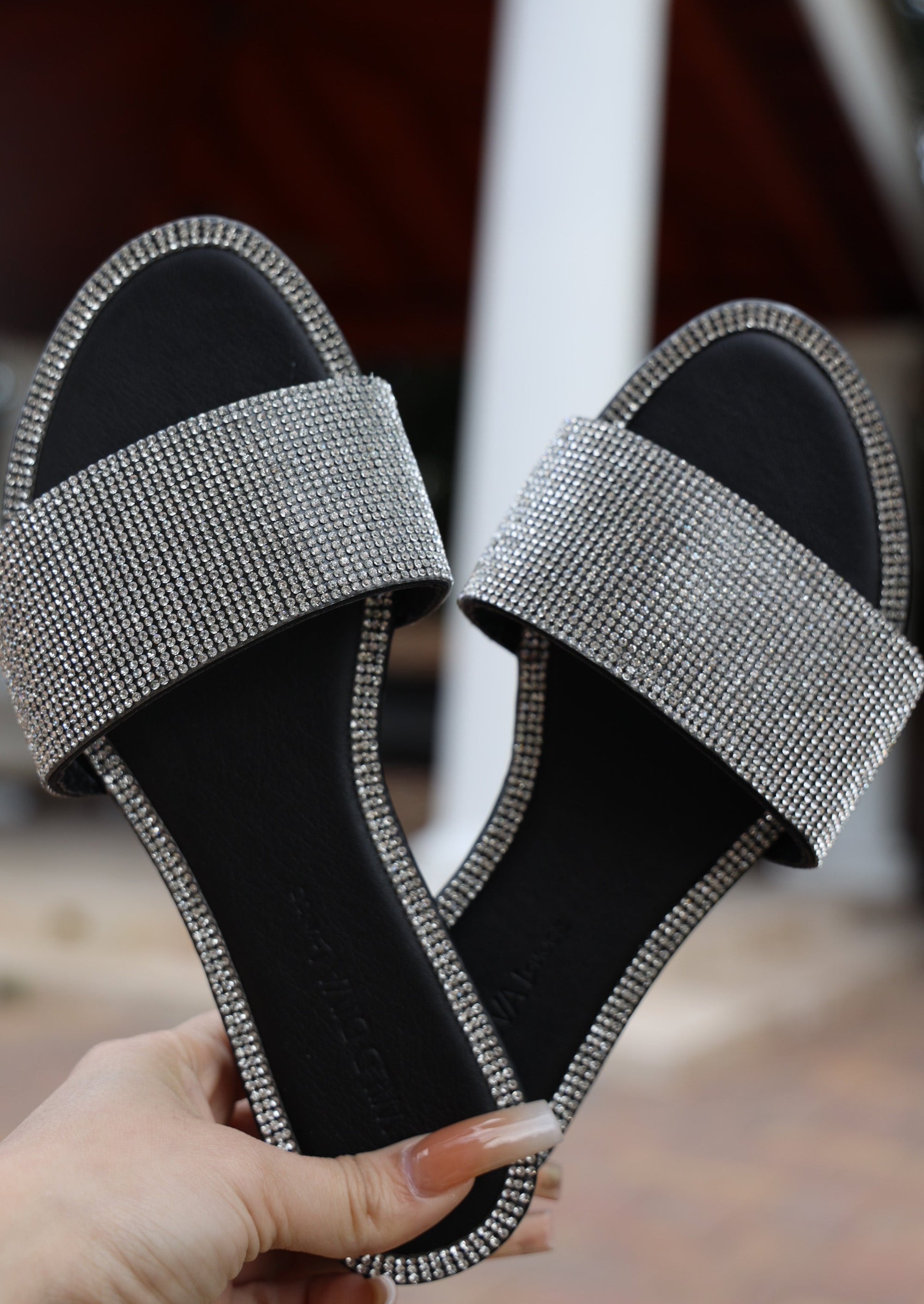 Roo Slide Sandals- Black